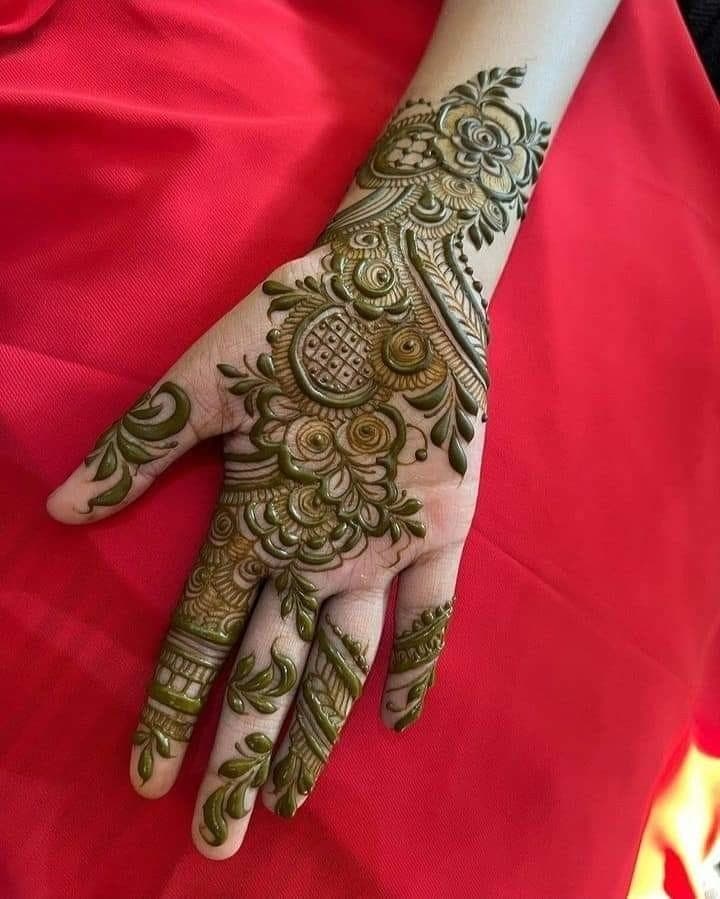 Rose motif palm design