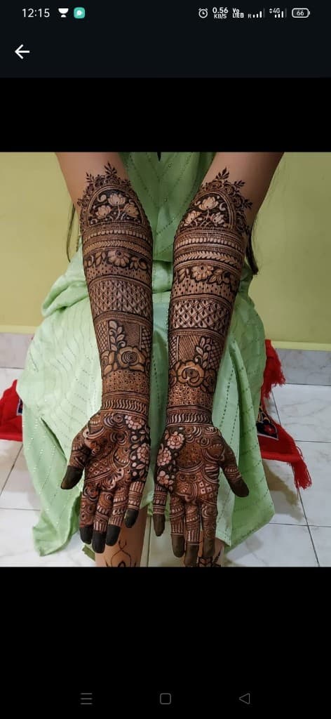 Full bridal arms and palms